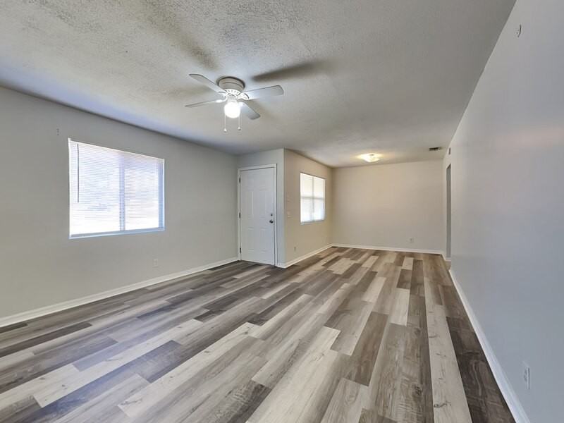 1527 S Central Ave - Photo 7 of 15