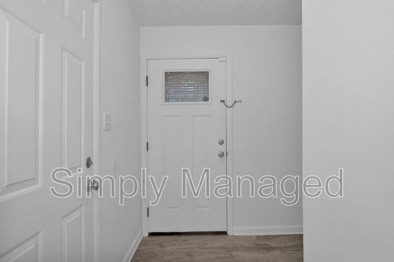 7020 Pantego Dr - Photo 5 of 33