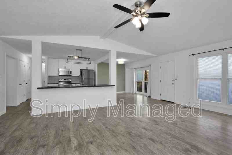 7020 Pantego Dr - Photo 7 of 33