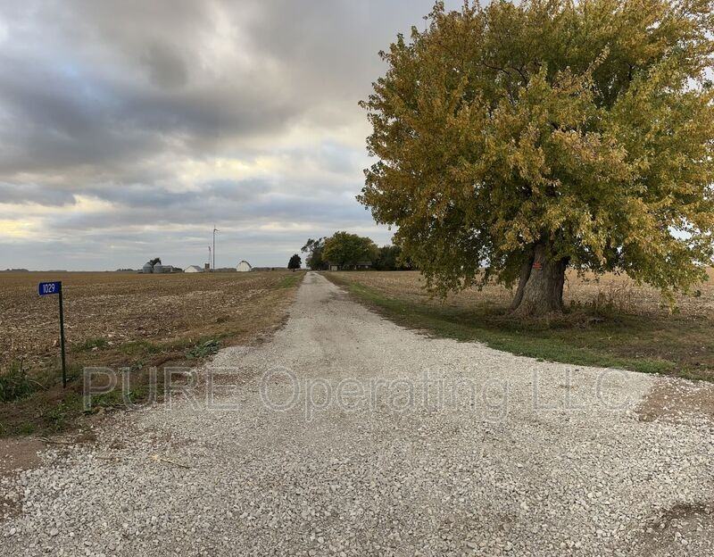 1029 County Rd E - Photo 3 of 32