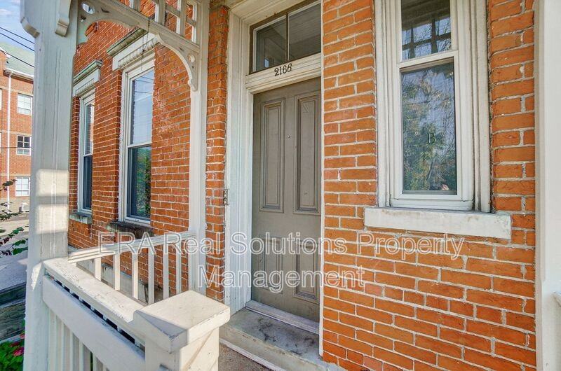 2166 Gilbert Ave - Photo 4 of 40