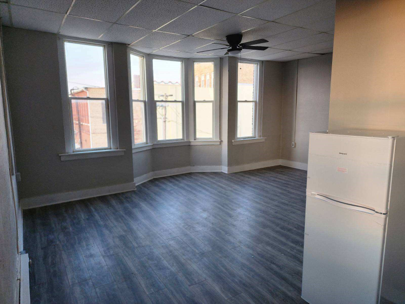 80 N Main St #3 - Photo 2 of 5