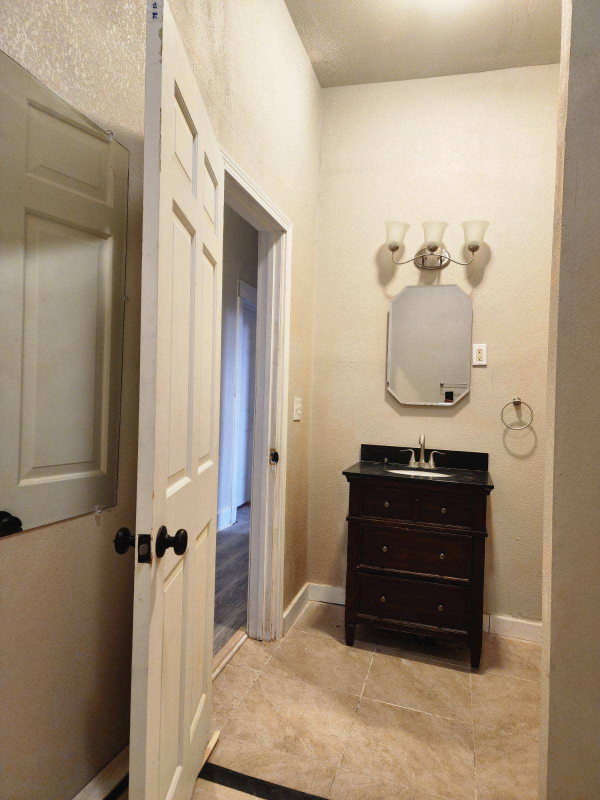 80 N Main St #3 - Photo 4 of 5