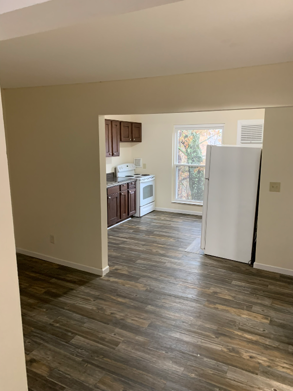 139 Hendricks Blvd #1 - Photo 2 of 8