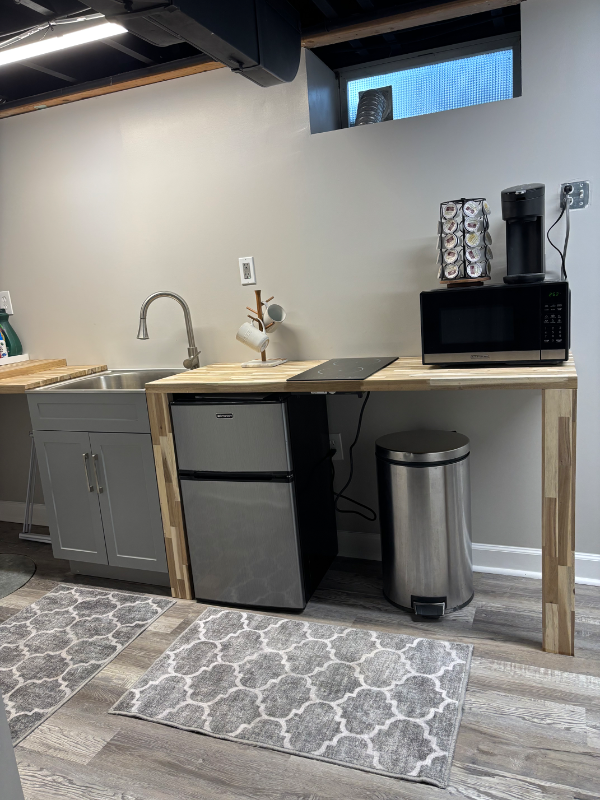 1923 Holborn Rd - Photo 2 of 8