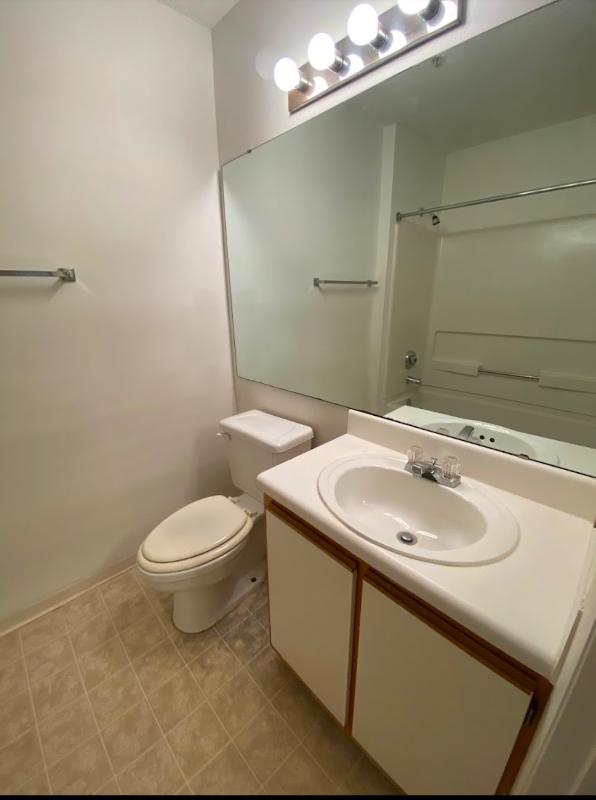 1230 University Ct #002 - Photo 3 of 6