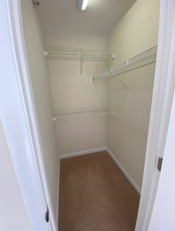 1230 University Ct #002 - Photo 4 of 6