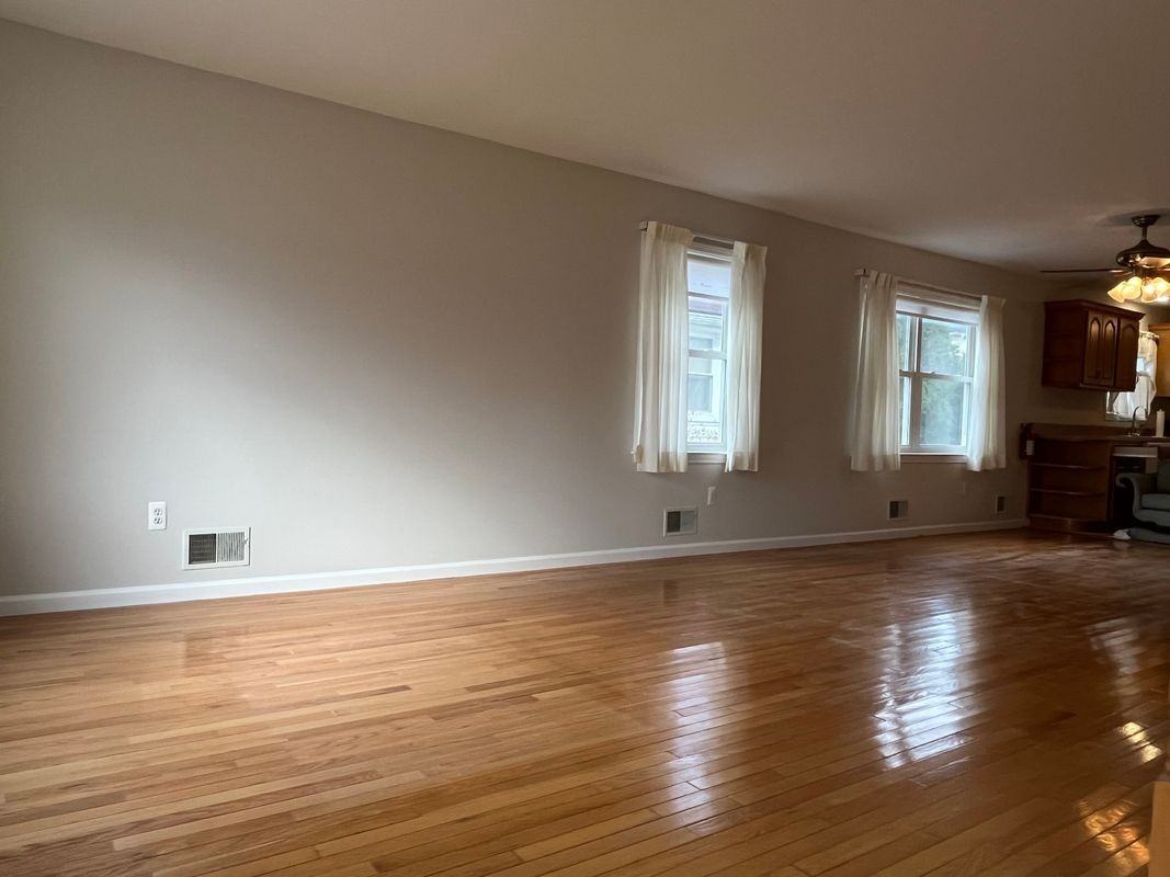 46 Drummond Ave - Photo 3 of 18