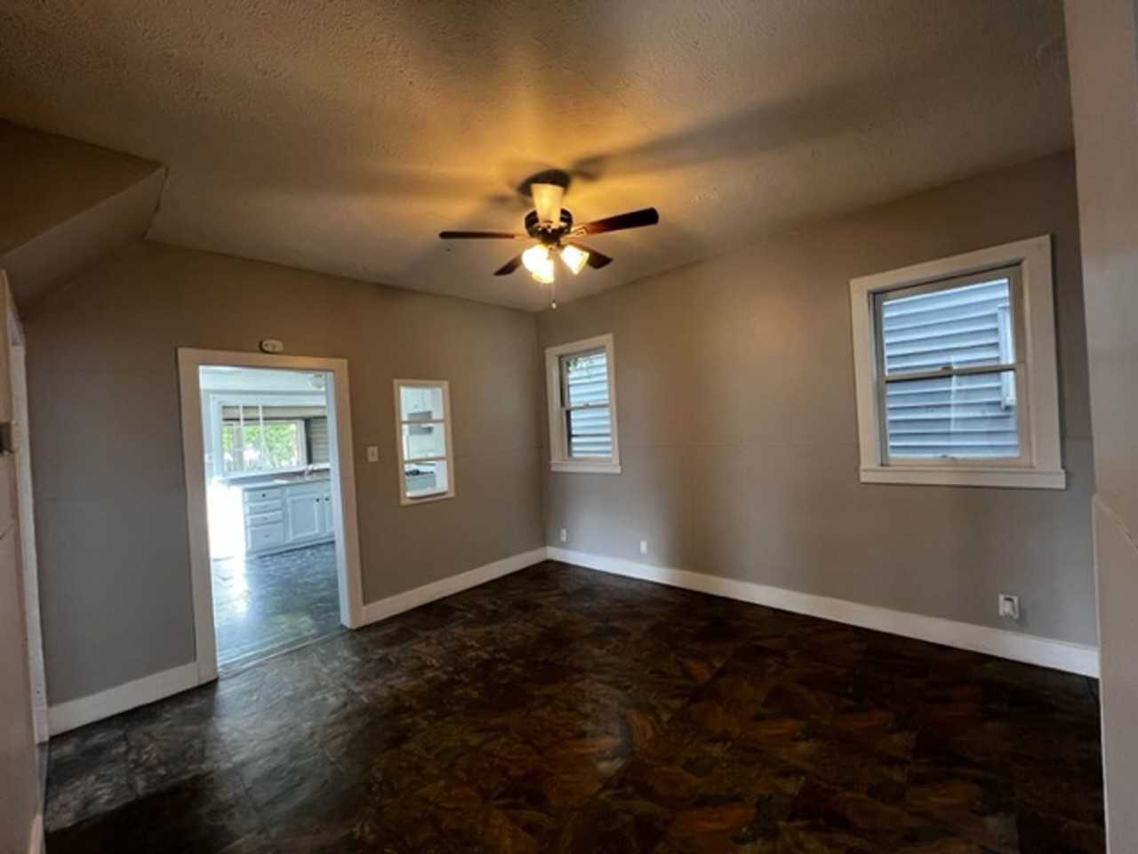 1100 5th St Sw - Photo 3 of 10