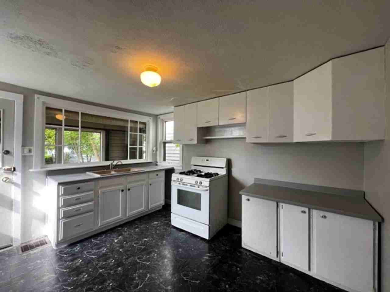 1100 5th St Sw - Photo 7 of 10