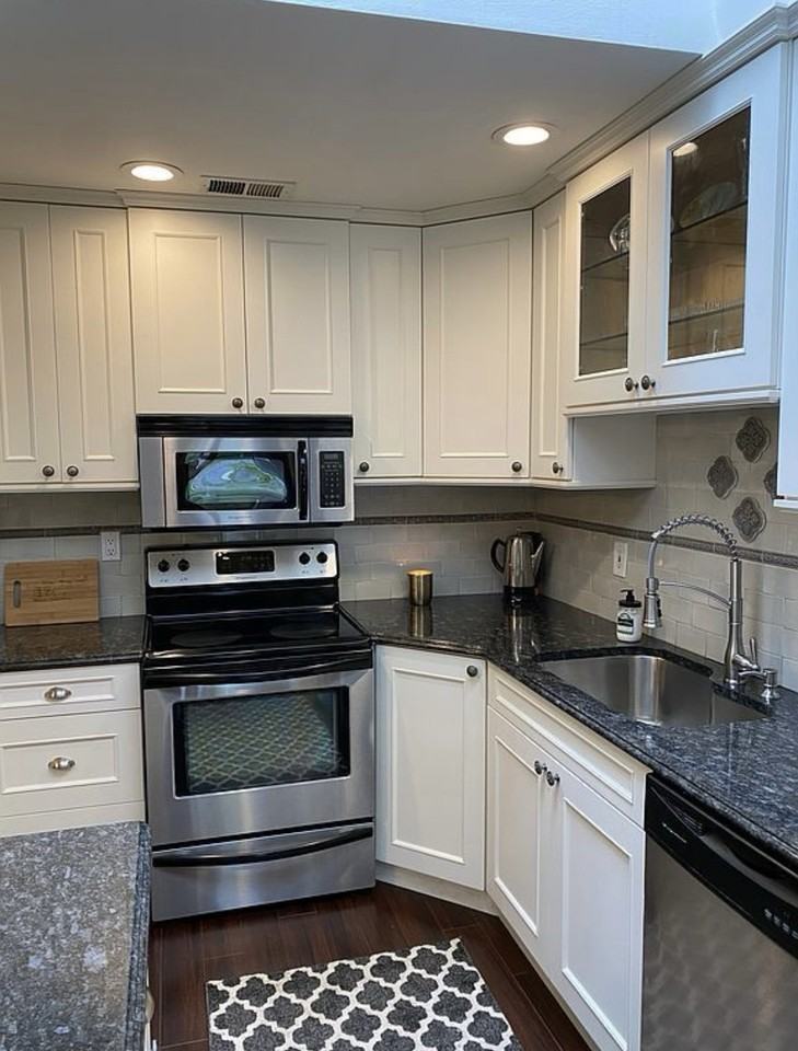 176 Southgate Cres #NA - Photo 3 of 8