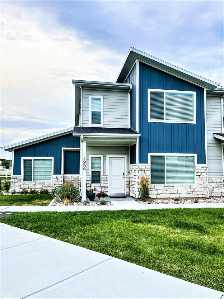 1909 W Haight Creek Loop #NA - Photo 2 of 27