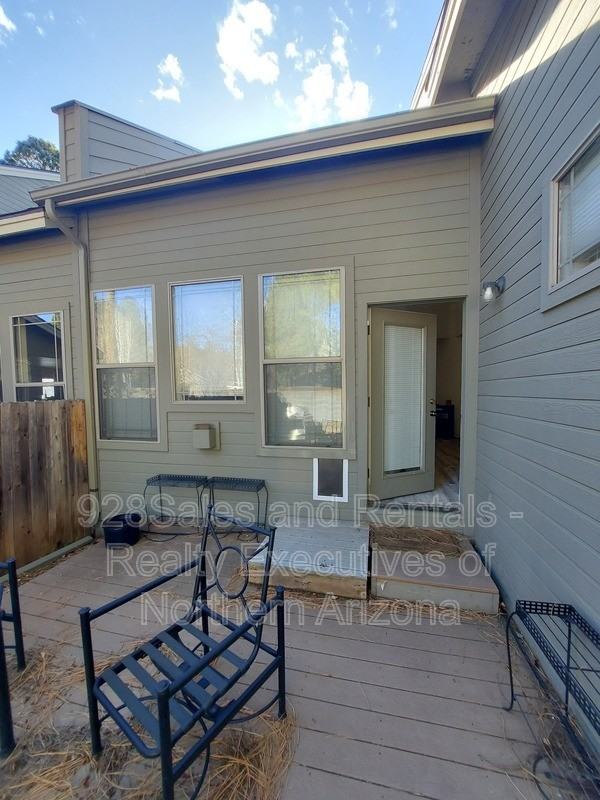 1794 W Camelot Dr - Photo 3 of 12