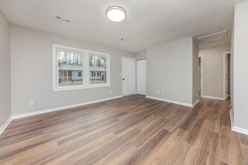 11126 Pine Hill Rd - Photo 3 of 24