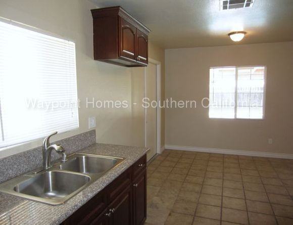 1482 Blythe Ave - Photo 2 of 23