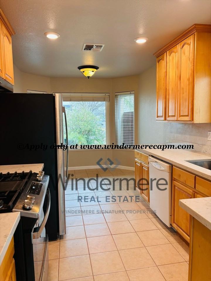 1 Granville Ct - Photo 6 of 21