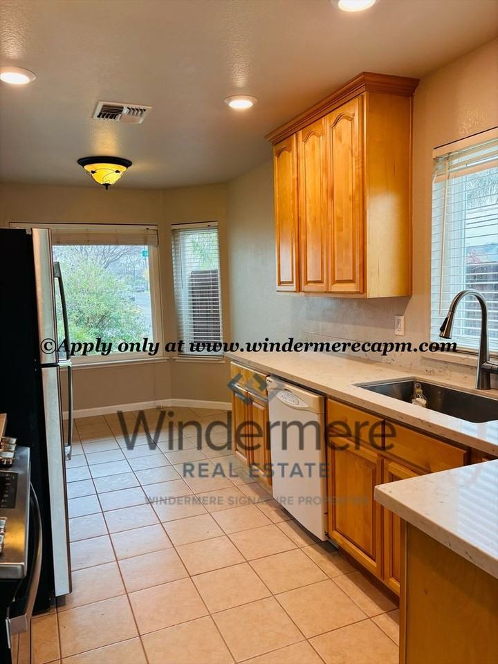 1 Granville Ct - Photo 7 of 21