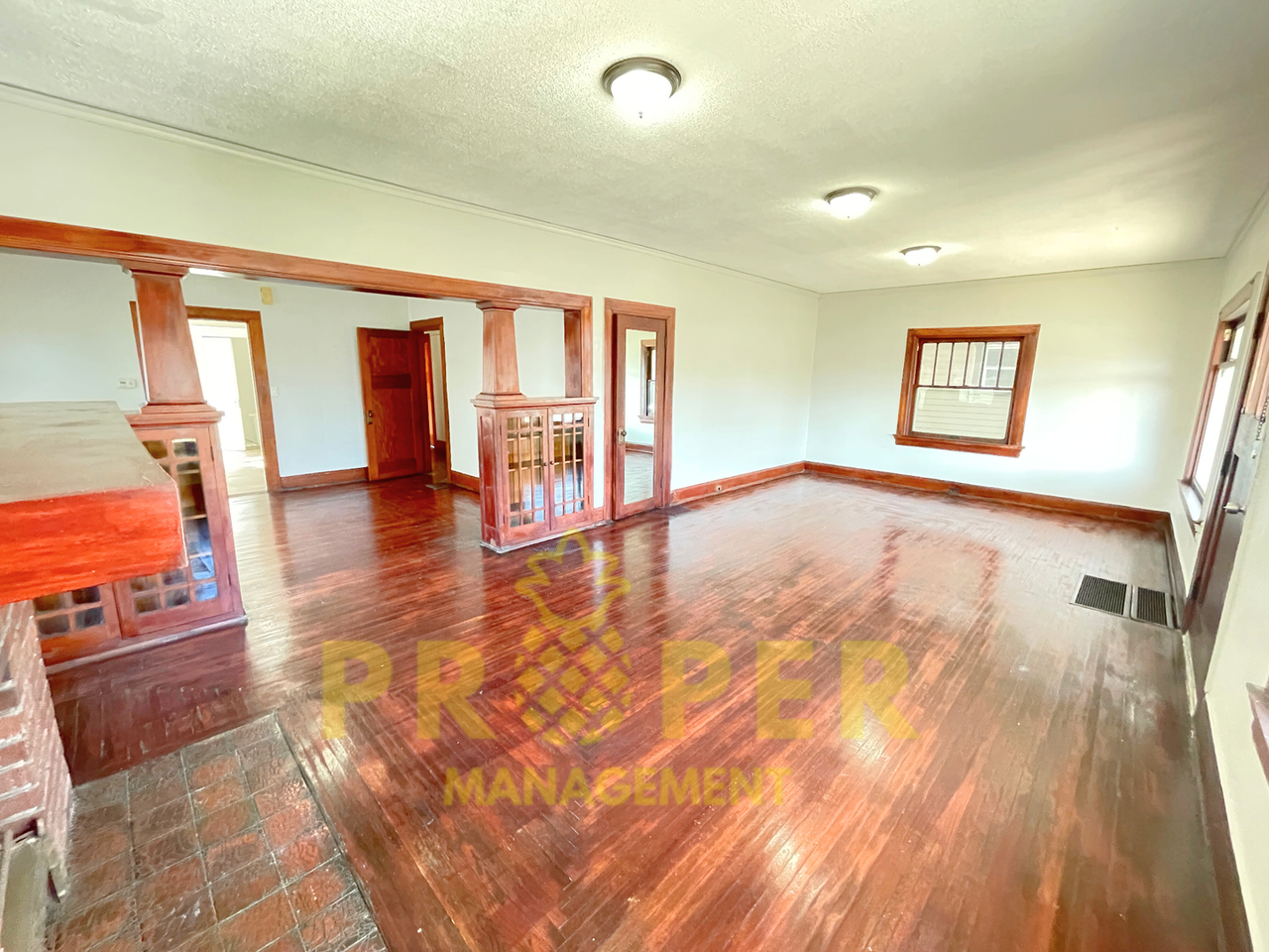 1141 Vernon Dr - Photo 2 of 12
