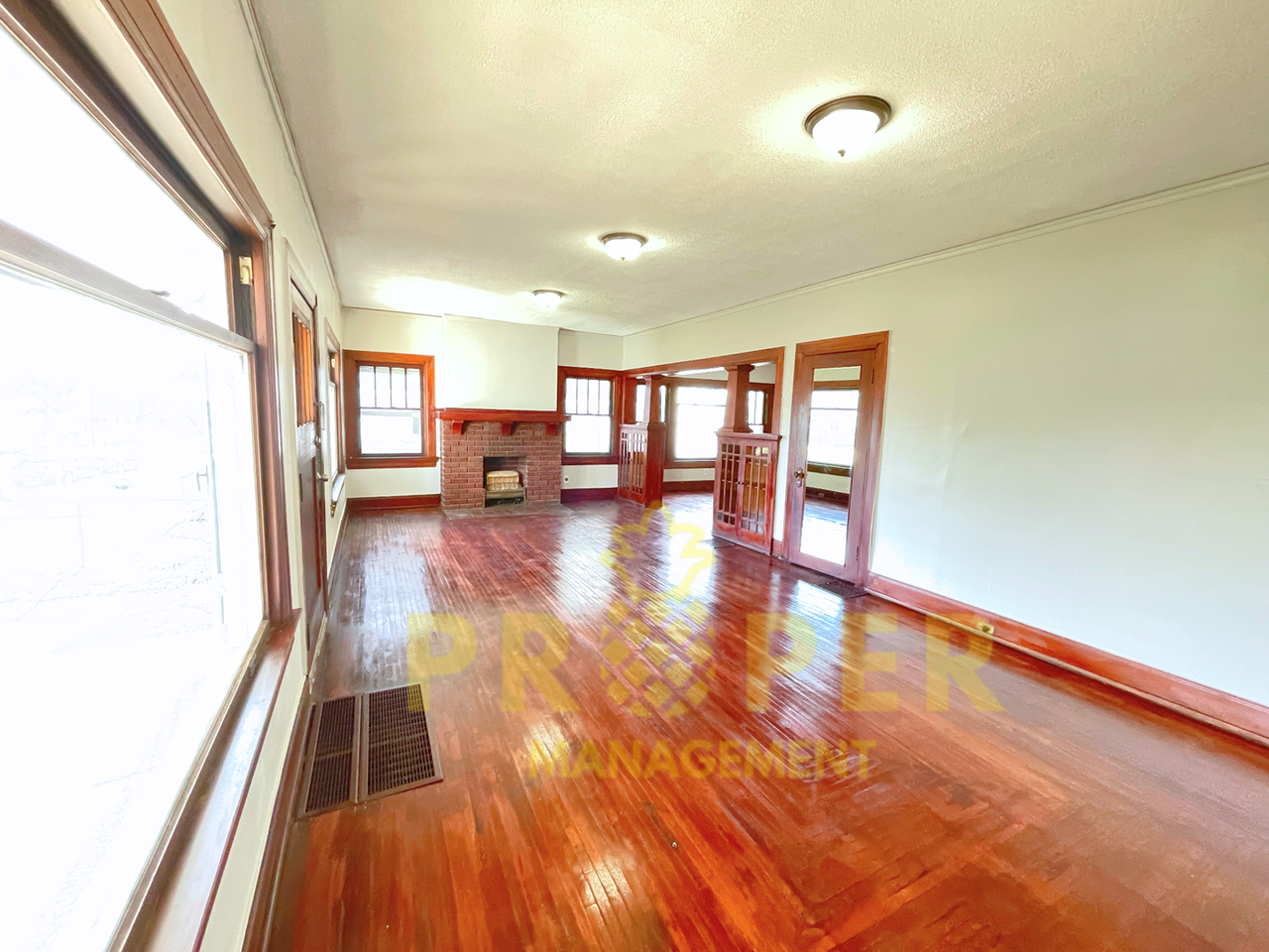 1141 Vernon Dr - Photo 3 of 12