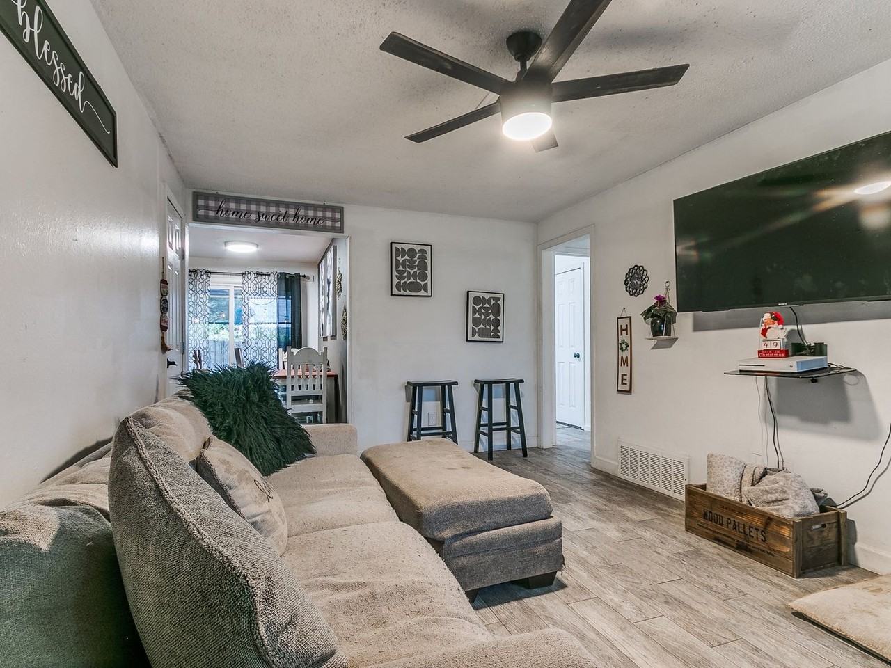 605 Sw 10th St - Photo 4 of 14