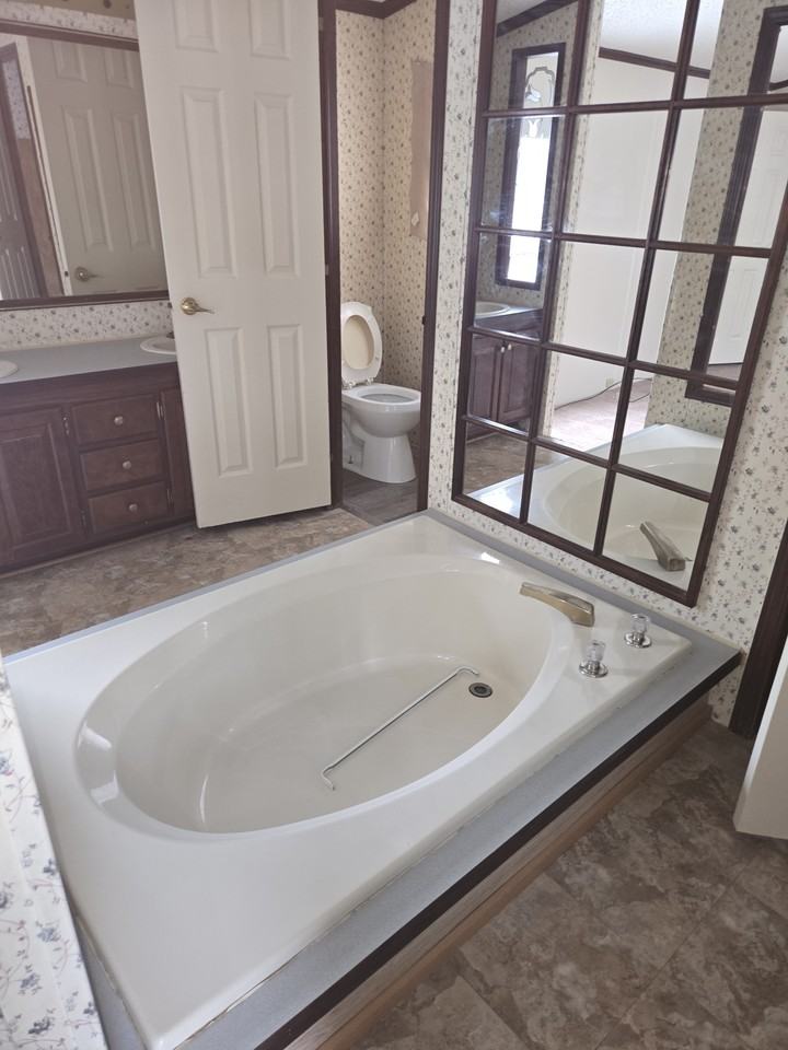 940 Nowlan Road - Photo 3 of 6