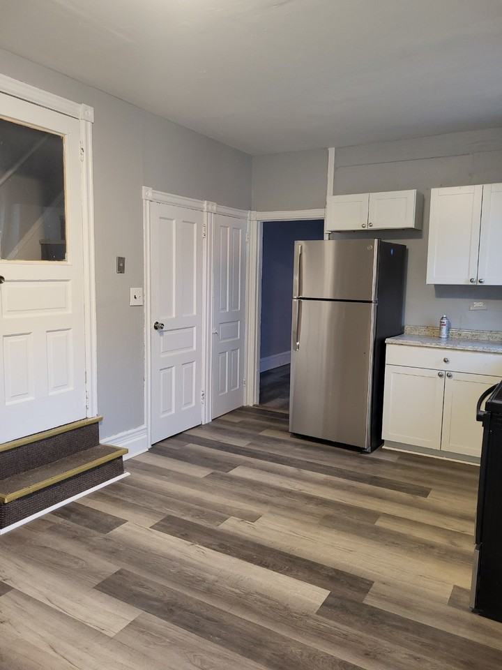 518 E 9th St #518 - Photo 3 of 12