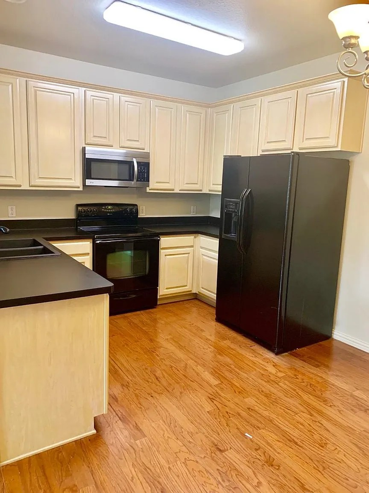 3219 Carlisle St #3219 - Photo 5 of 47