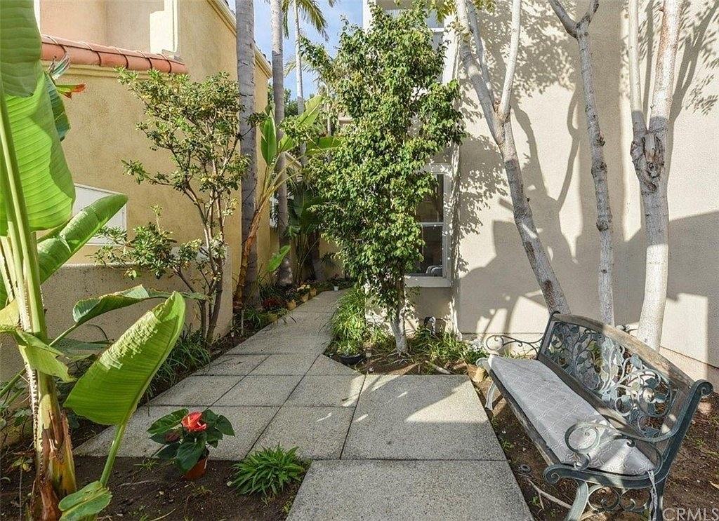 22 Toscany #D2 - Photo 6 of 10