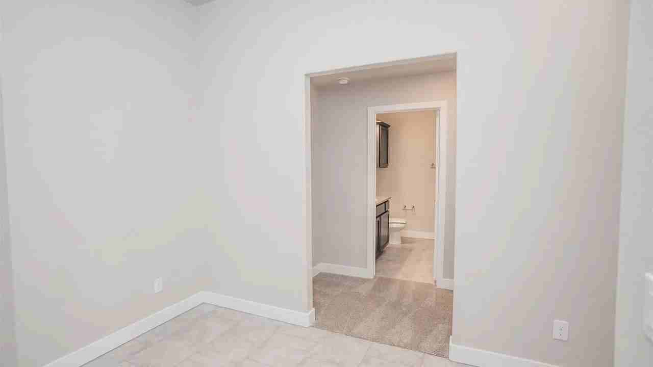 13802 Sherman Ave #NA - Photo 3 of 19