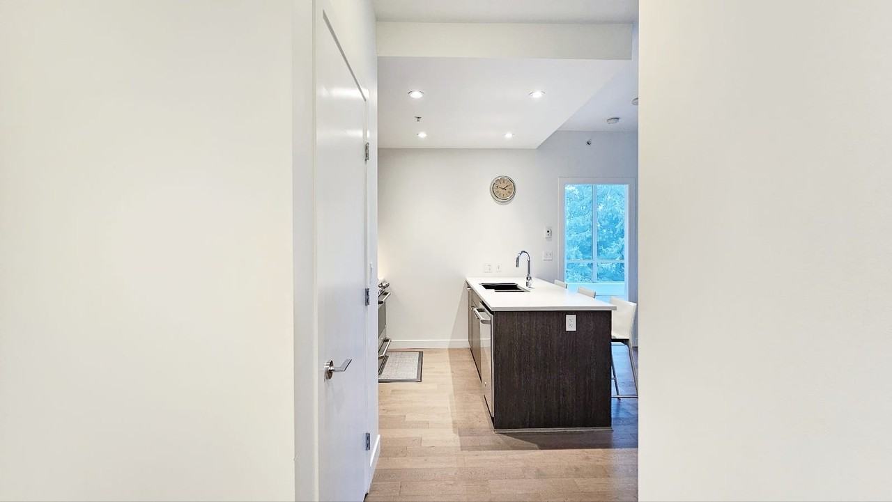 9080 University Crescent #1F - Photo 3 of 19