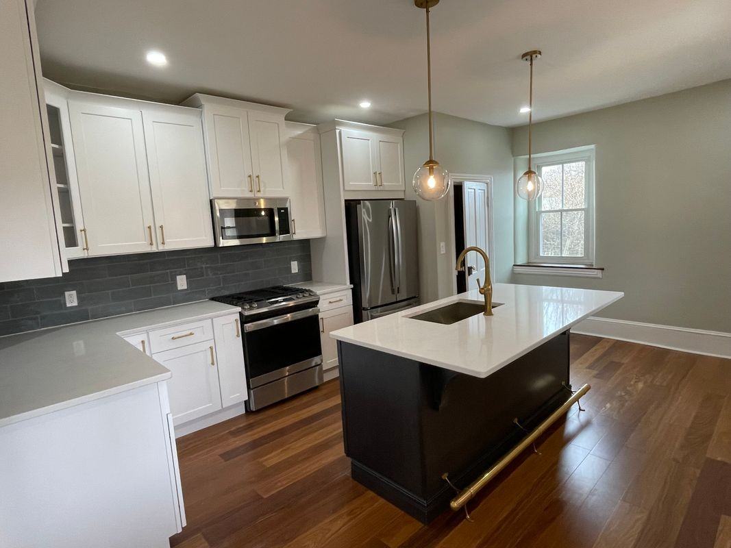 709 Vine St - Photo 2 of 16