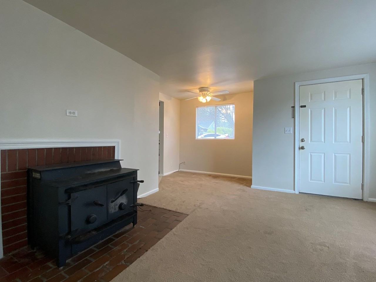 17041 34th Ave S - Photo 3 of 23