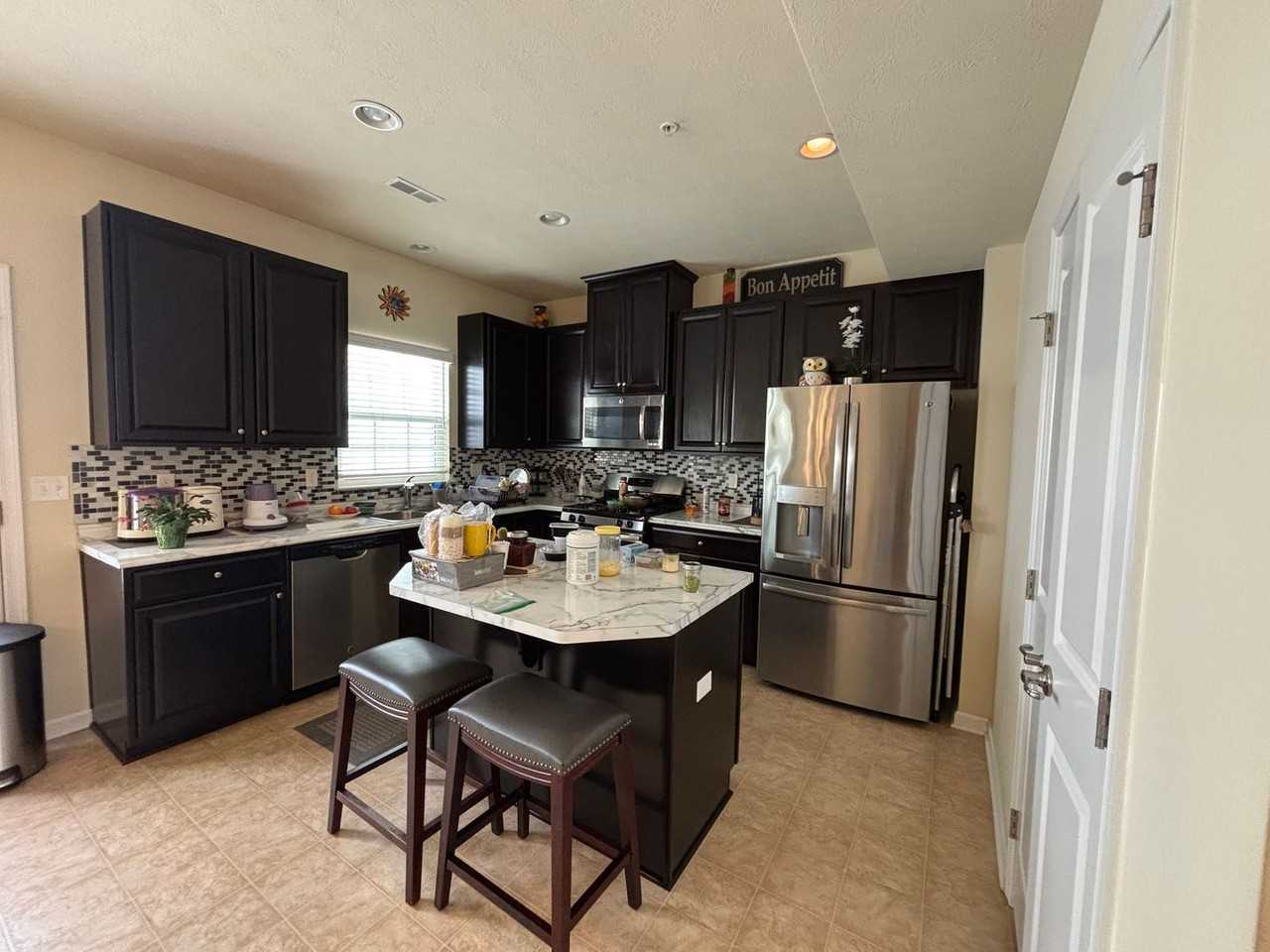 386 Sunrise Dr - Photo 2 of 17