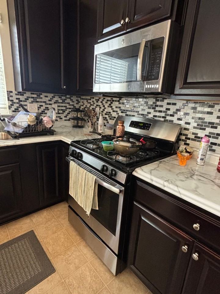 386 Sunrise Dr - Photo 4 of 17