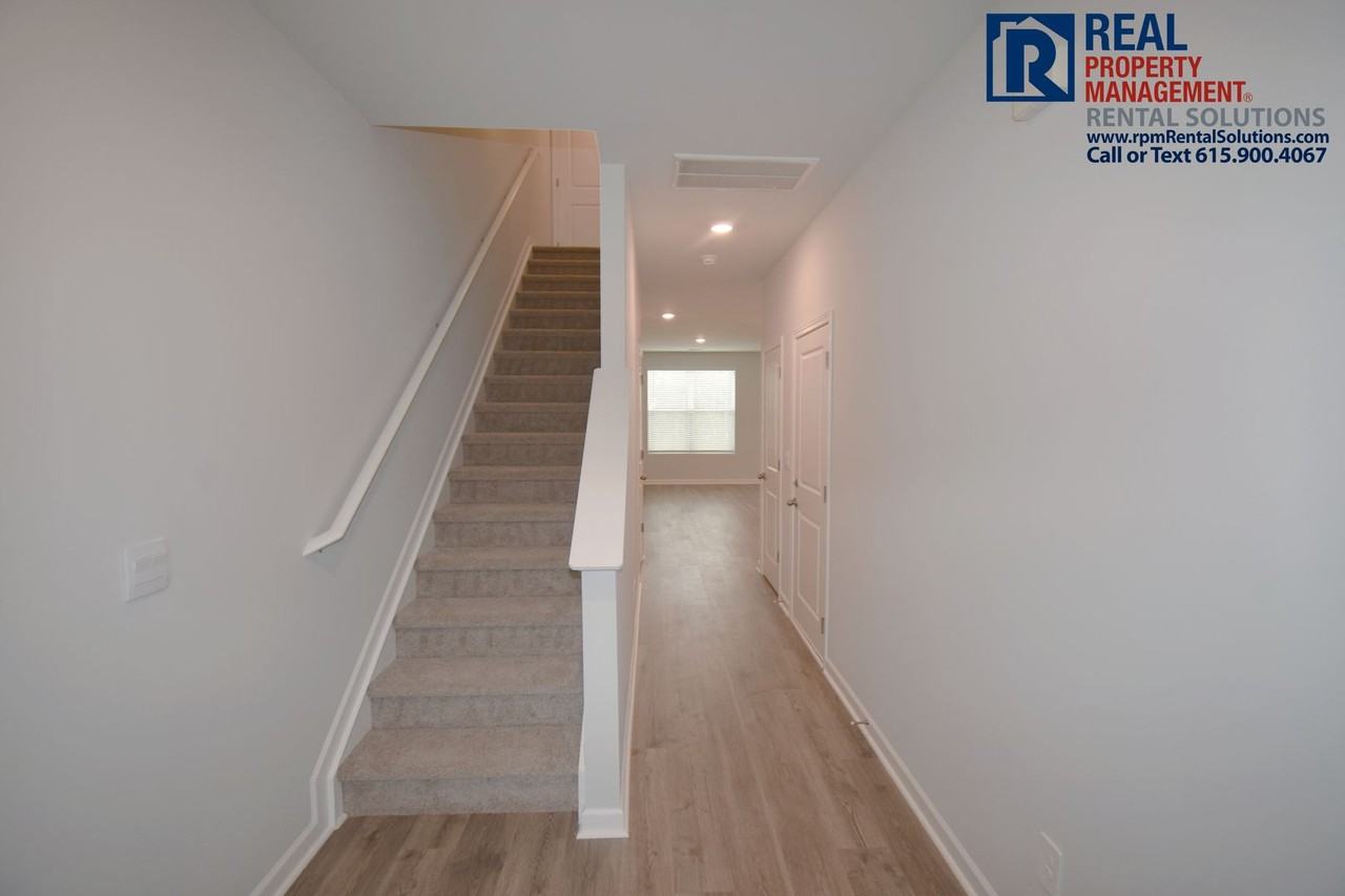 4206 Oswin Dr - Photo 2 of 15