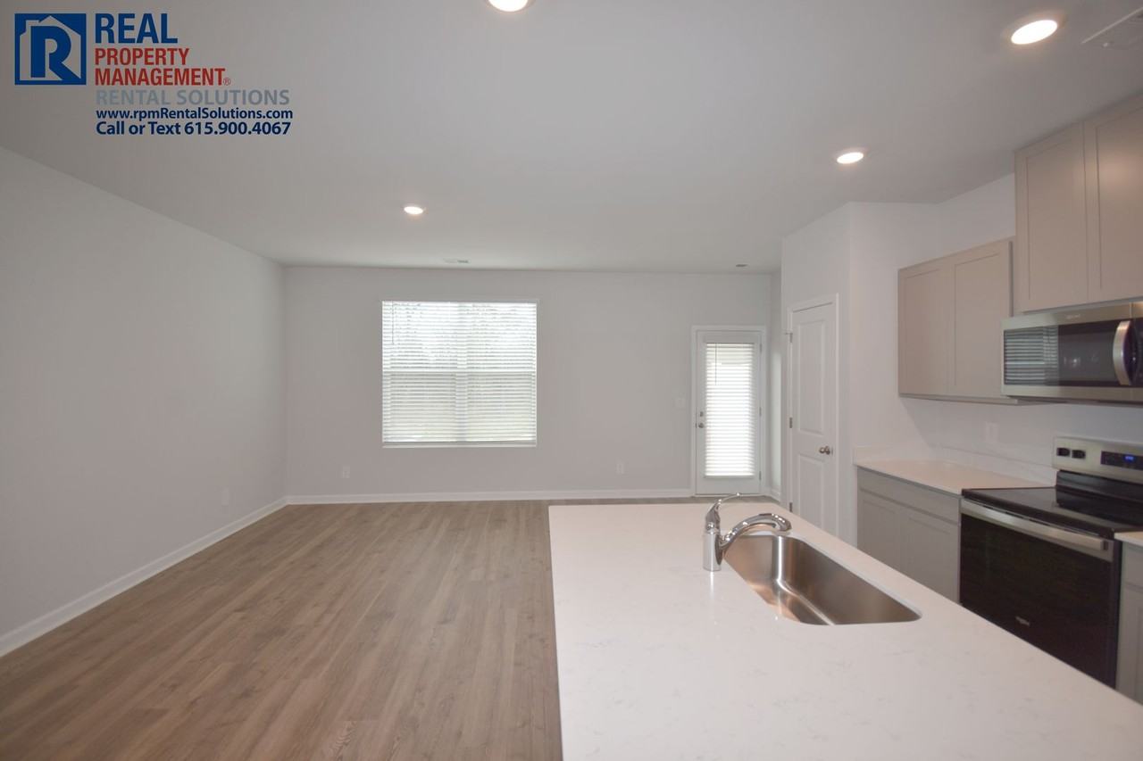 4206 Oswin Dr - Photo 3 of 15