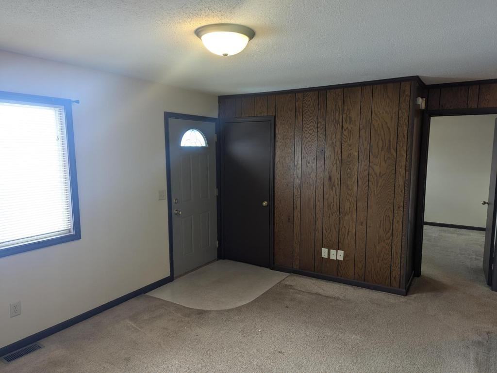 7046 E Heritage Dr - Photo 3 of 10