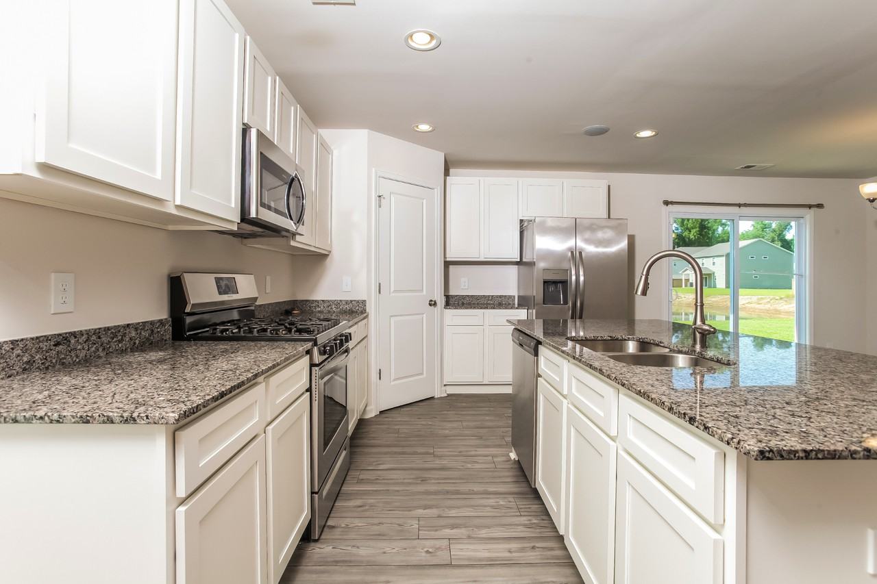 2075 Barnhart Dr - Photo 5 of 13