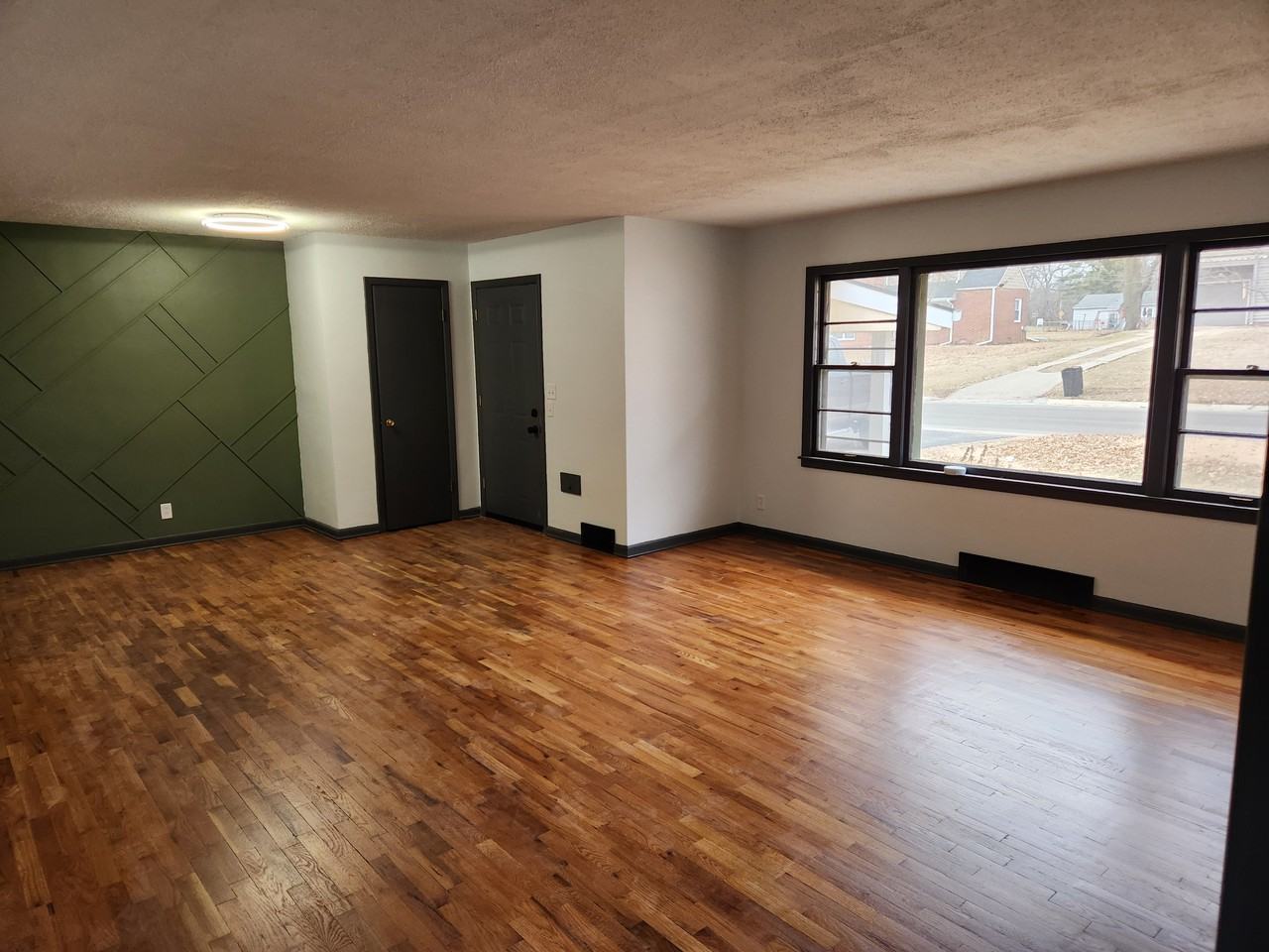 1804 6th Ave - Photo 4 of 12