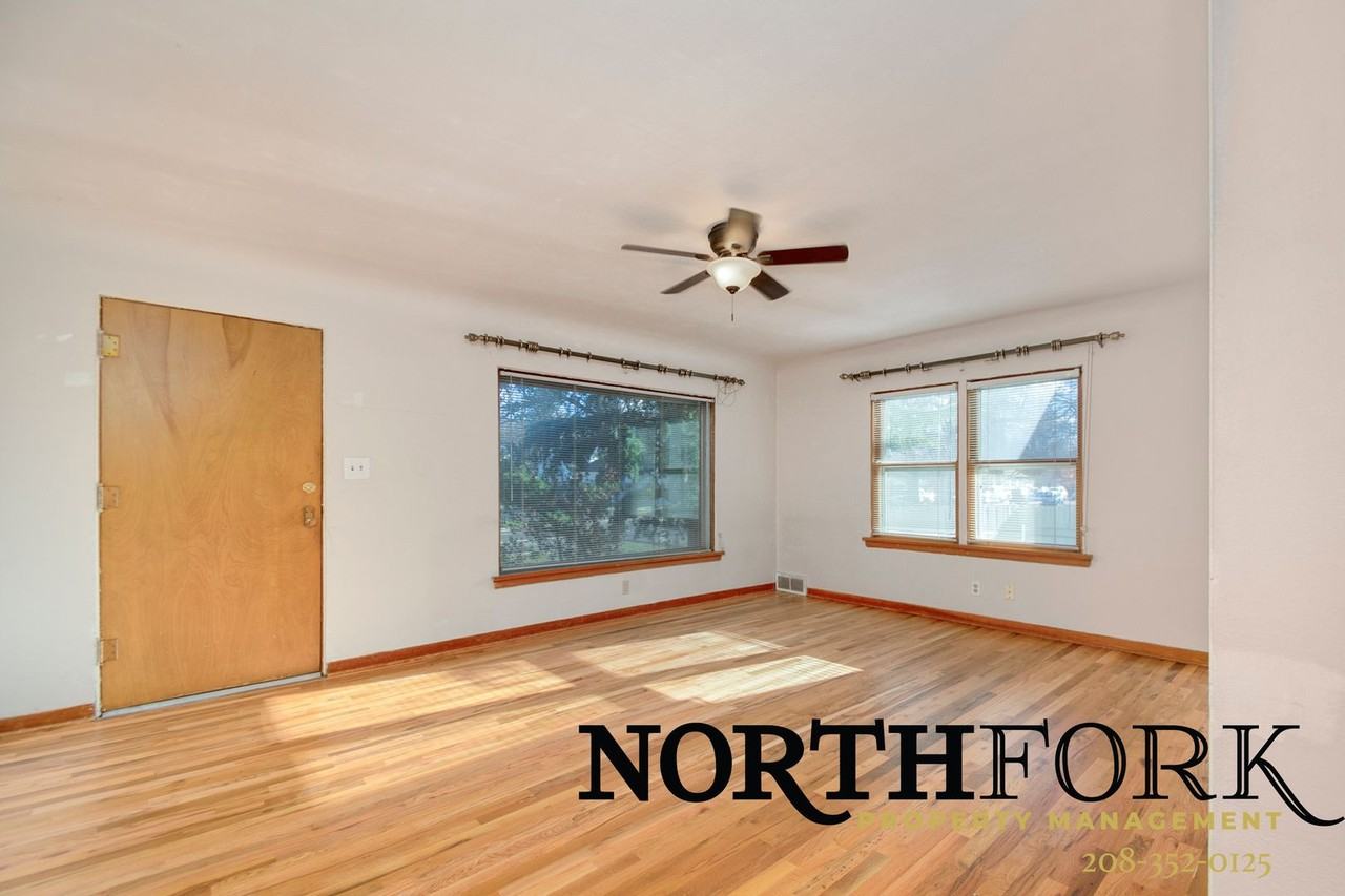 1601 N 27th St - Photo 4 of 17