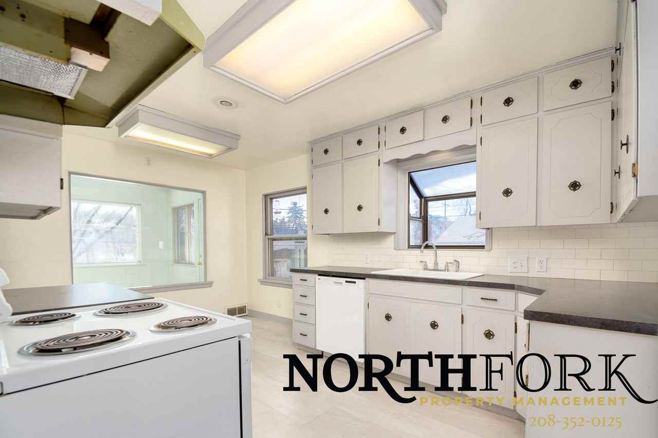 1601 N 27th St - Photo 5 of 17