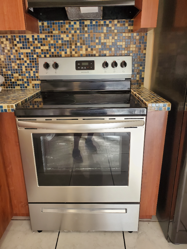 14 W - Photo 2 of 29