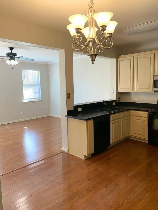 3219 Carlisle St - Photo 3 of 20