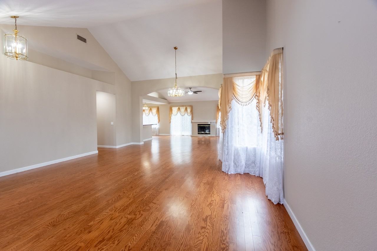 1301 Bellwood Ct #NA - Photo 3 of 16