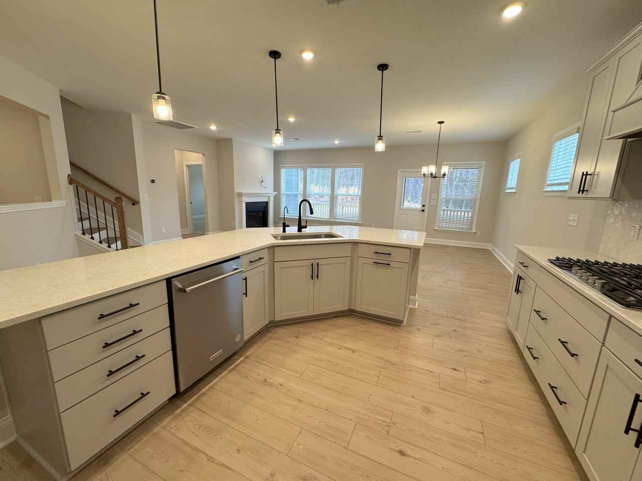 103 Highpointe Dr #NA - Photo 3 of 30