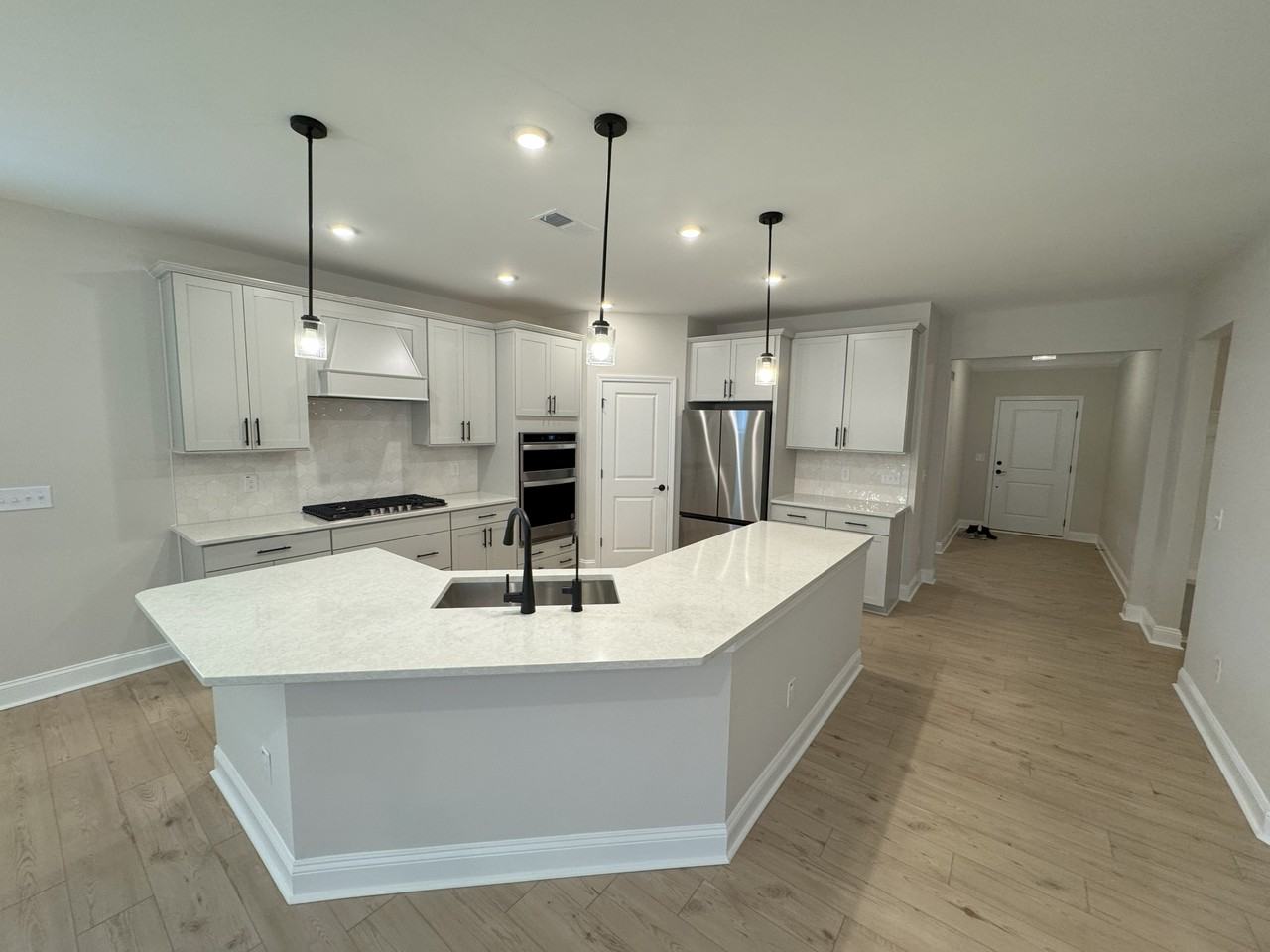 103 Highpointe Dr #NA - Photo 4 of 30