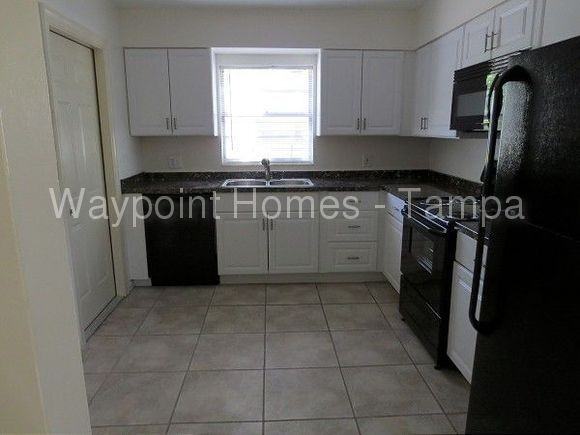 1852 Kim Acres Ln - Photo 3 of 11