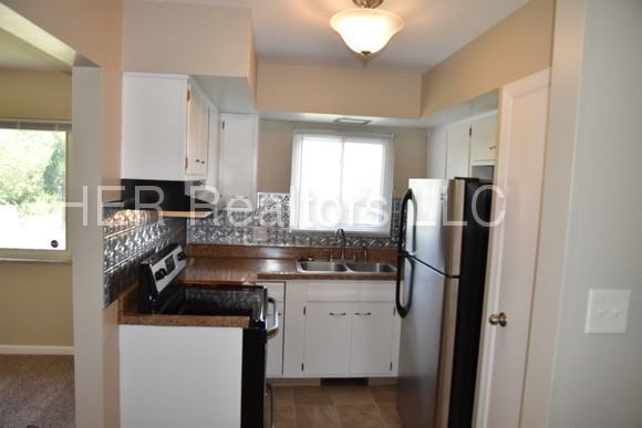 642 Eleanor Ave - Photo 3 of 17