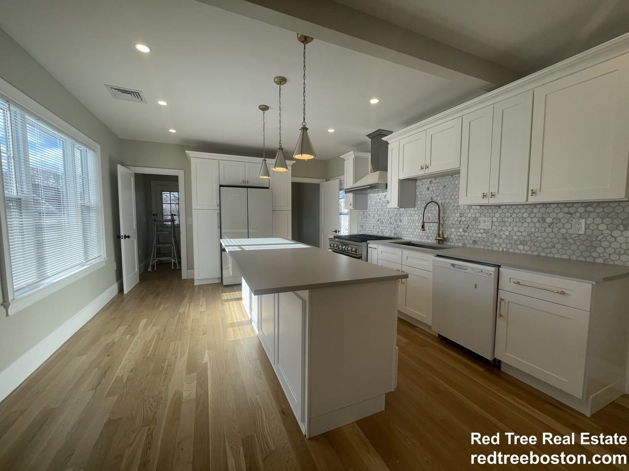 1166 Fellsway #2 - Photo 3 of 24