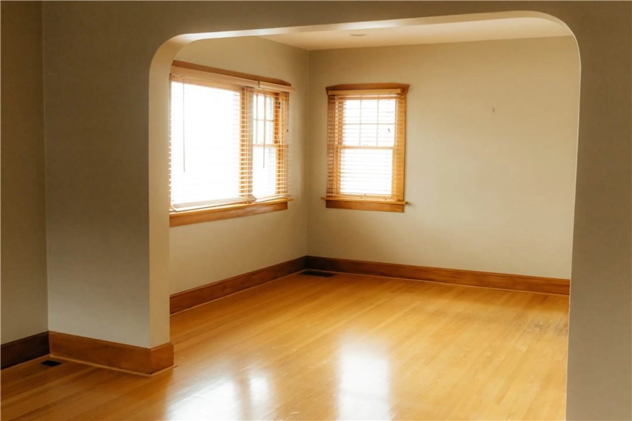 1331 E Sherman Ave - Photo 3 of 24